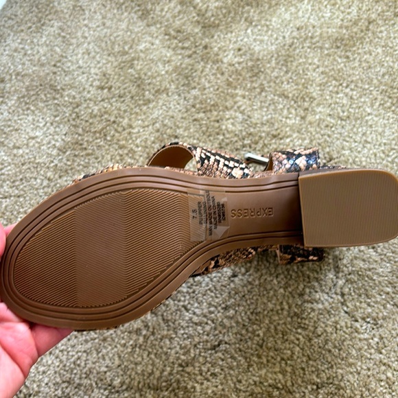 NWT Express Snake Print Block Heel Sandals - Picture 5 of 8